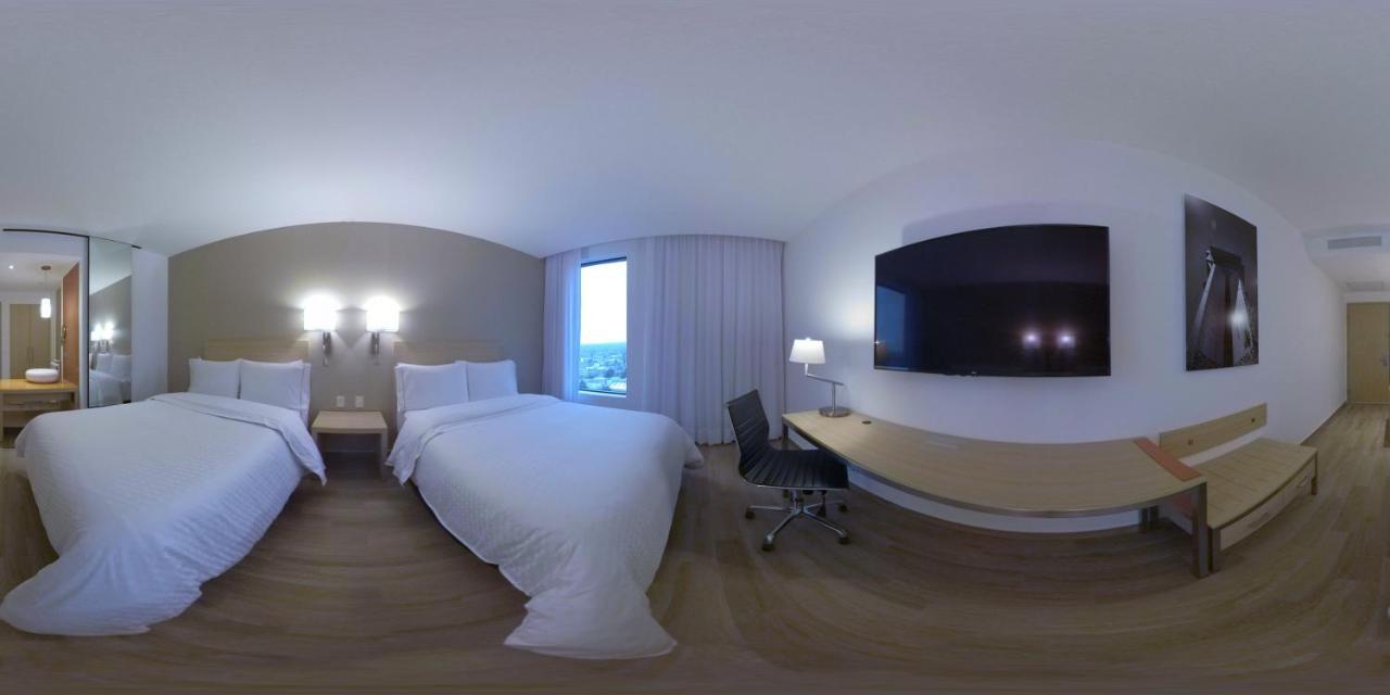 Fiesta Inn Parque 푸에블라 외부 사진
