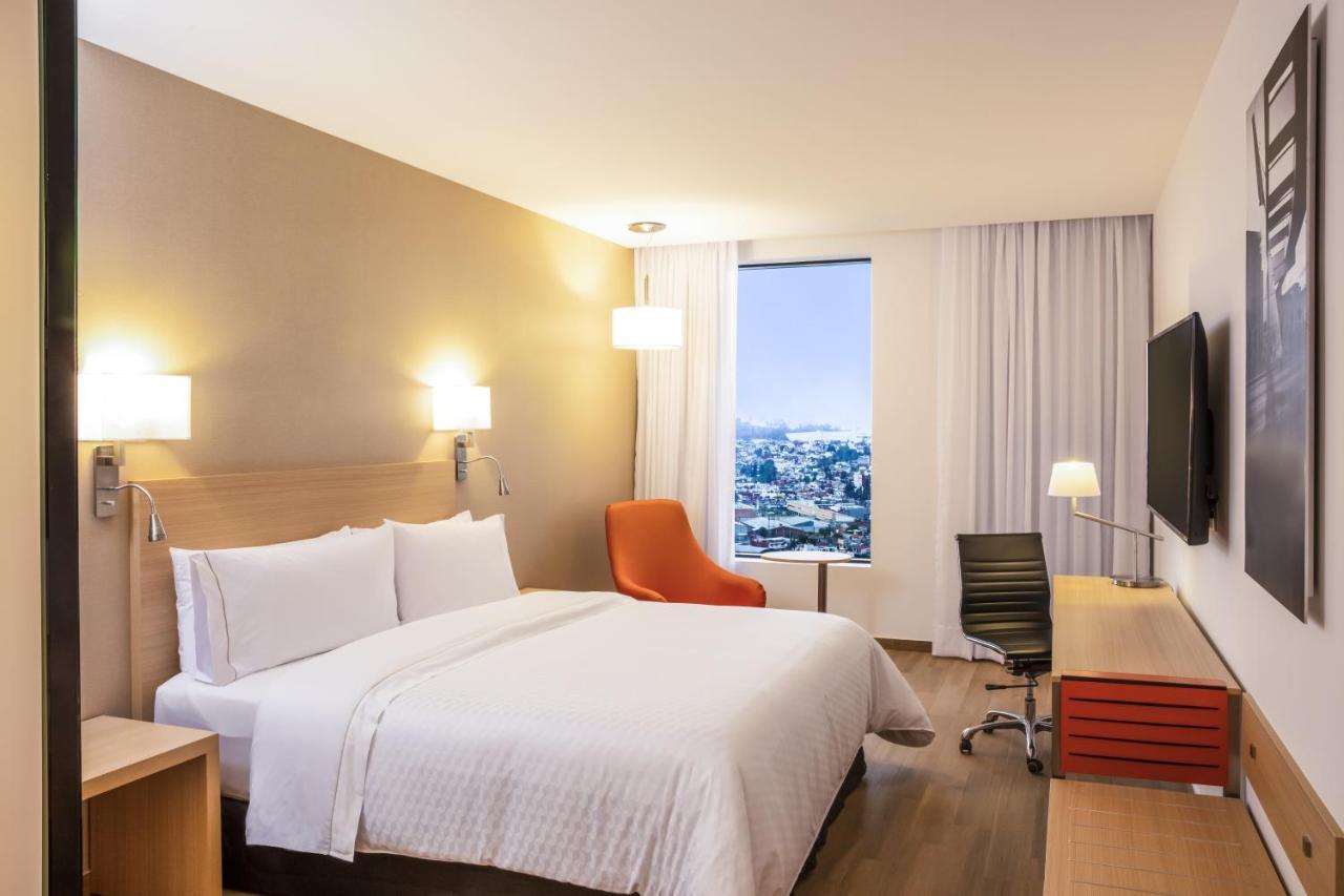 Fiesta Inn Parque 푸에블라 외부 사진