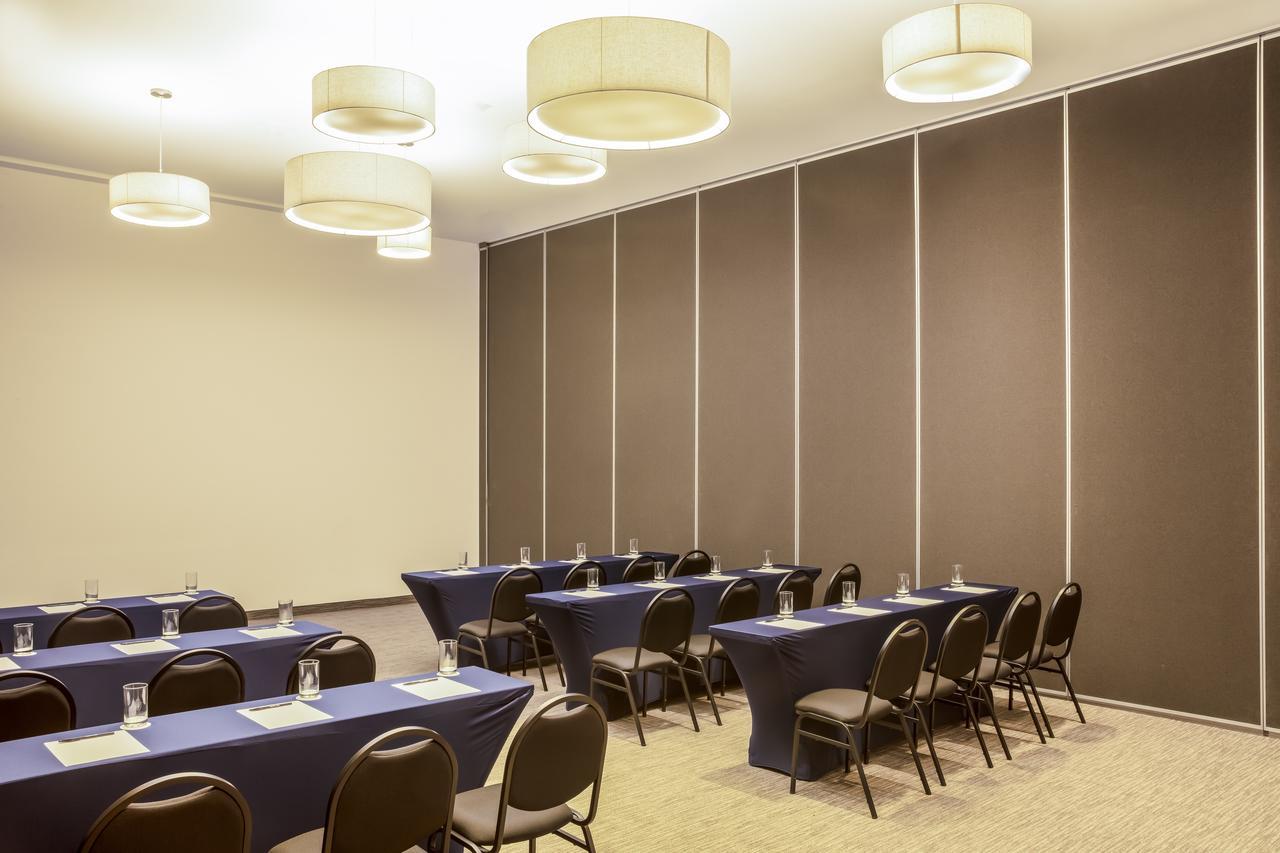 Fiesta Inn Parque 푸에블라 외부 사진